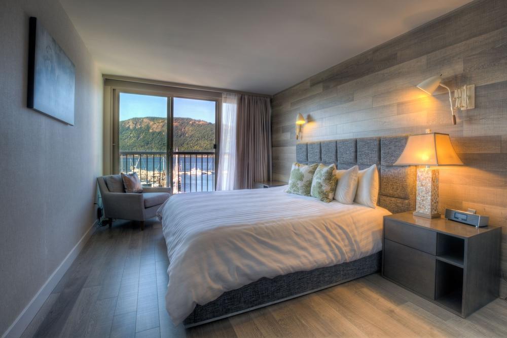 Oceanfront At Hotel Cowichan Bay