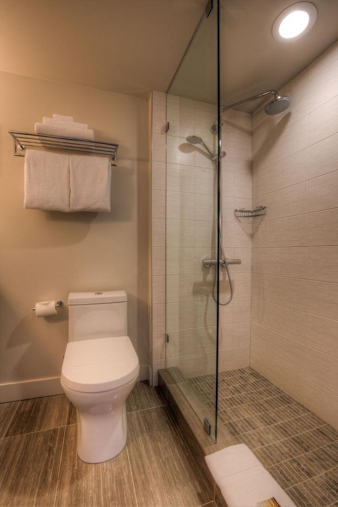 Oceanfront At 3* Cowichan Bay