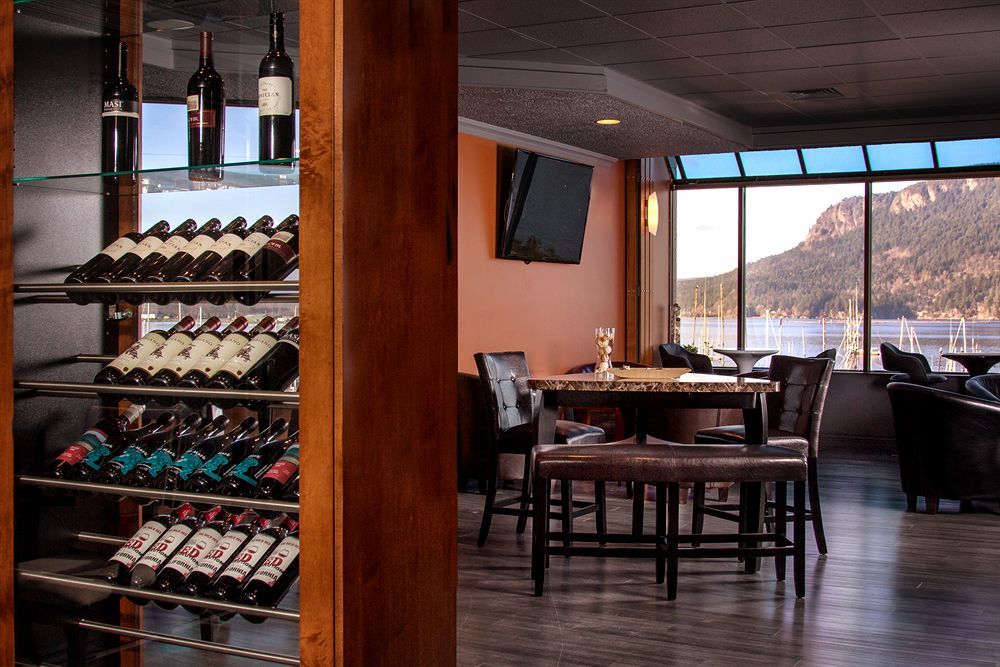 Hotel Oceanfront At Cowichan Bay