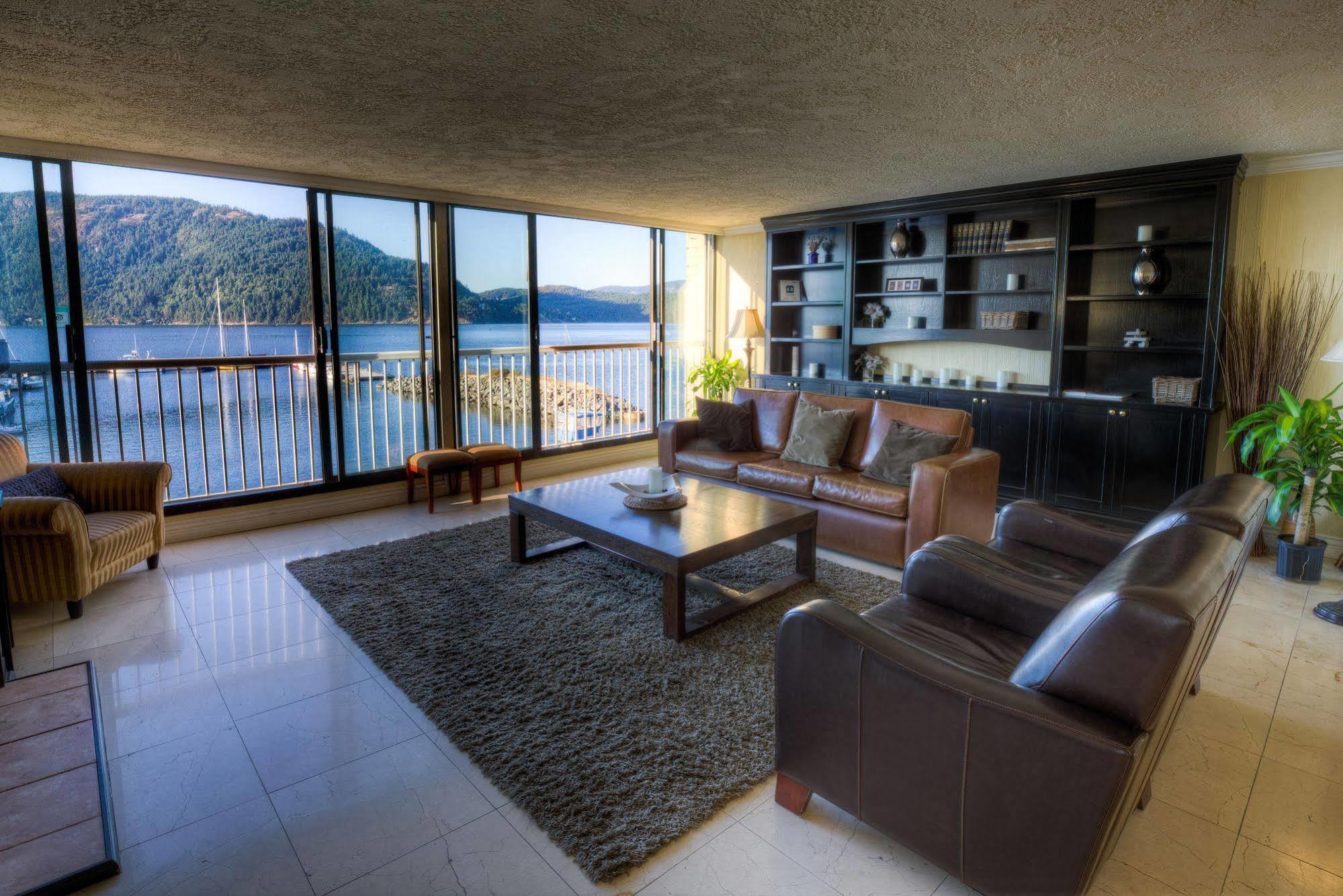 Hotel Oceanfront At Cowichan Bay