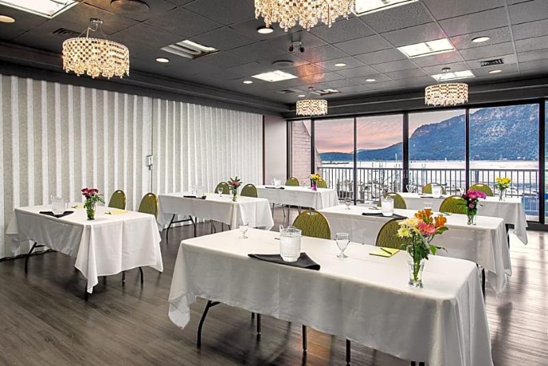 Hotel Oceanfront At